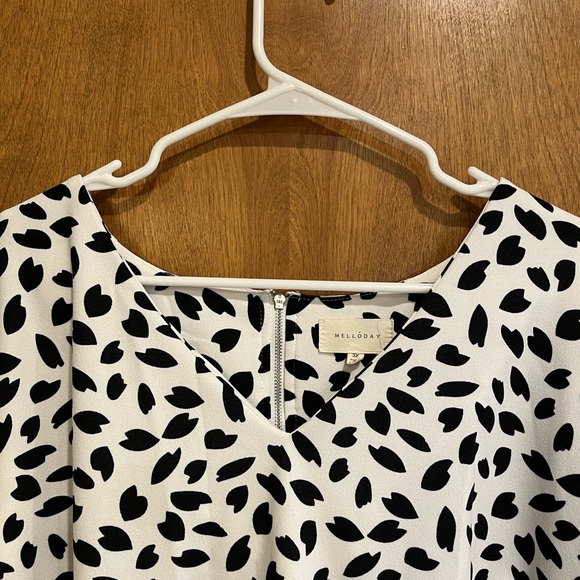 MELLODAY black & white abstract print 3/4 sleeve blouse - Picture 2 of 5